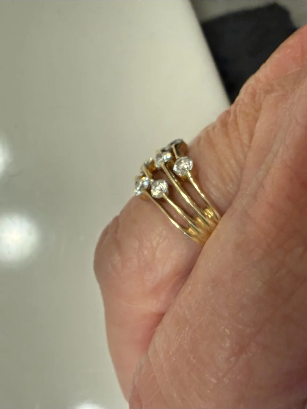 14k Gold  Women's Ring size 6  Round diamonds